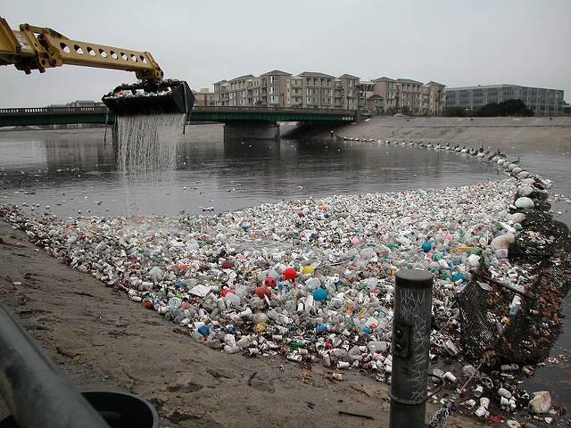 Plastic-containers-accumulating-in-the-Los-Angeles-River.jpg Plastic-containers-accumulating-in-the-Los-Angeles-River.jpg