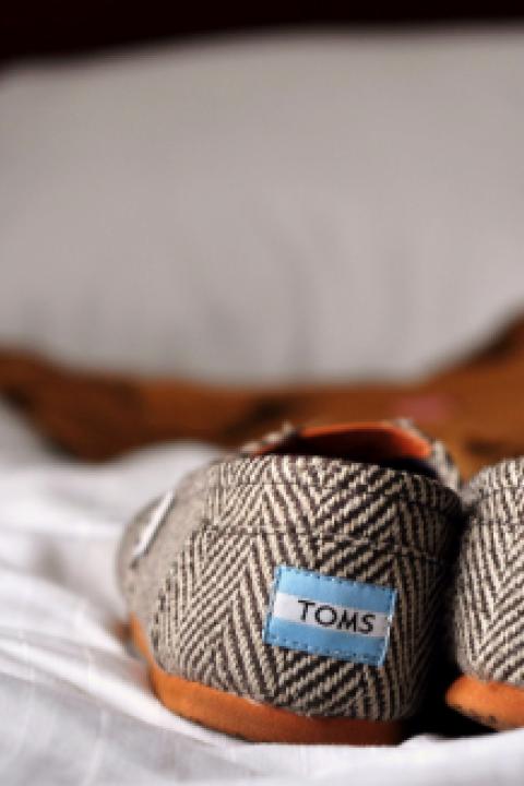 The Problem with the TOMS Shoes Charity Model
