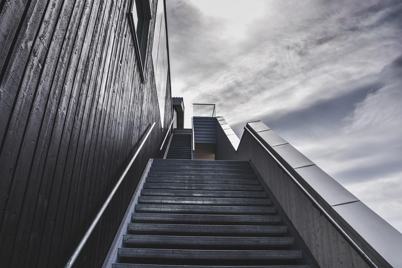 stairs-918735_1280.jpg