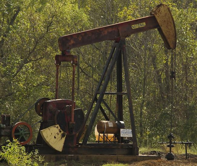 East-Texas-oil-well-pump.jpg