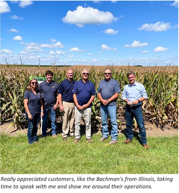 Rodrigo Santos with the Bachman family on their farm in Illinois