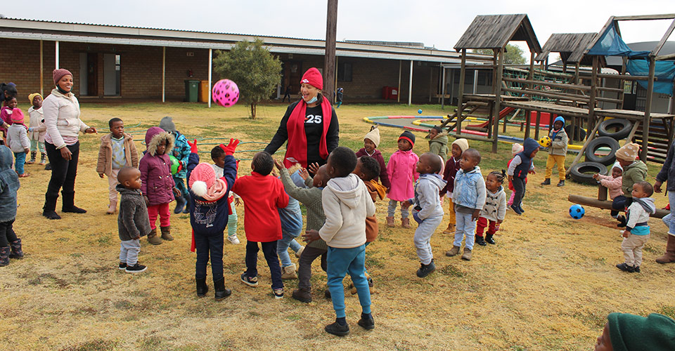 children playing ball