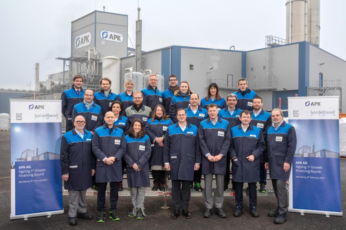 Investors and APK Senior Management and Supervisory Board at the APK plant, Merseburg, Germany (Credit: APK AG/Tom Schulze)