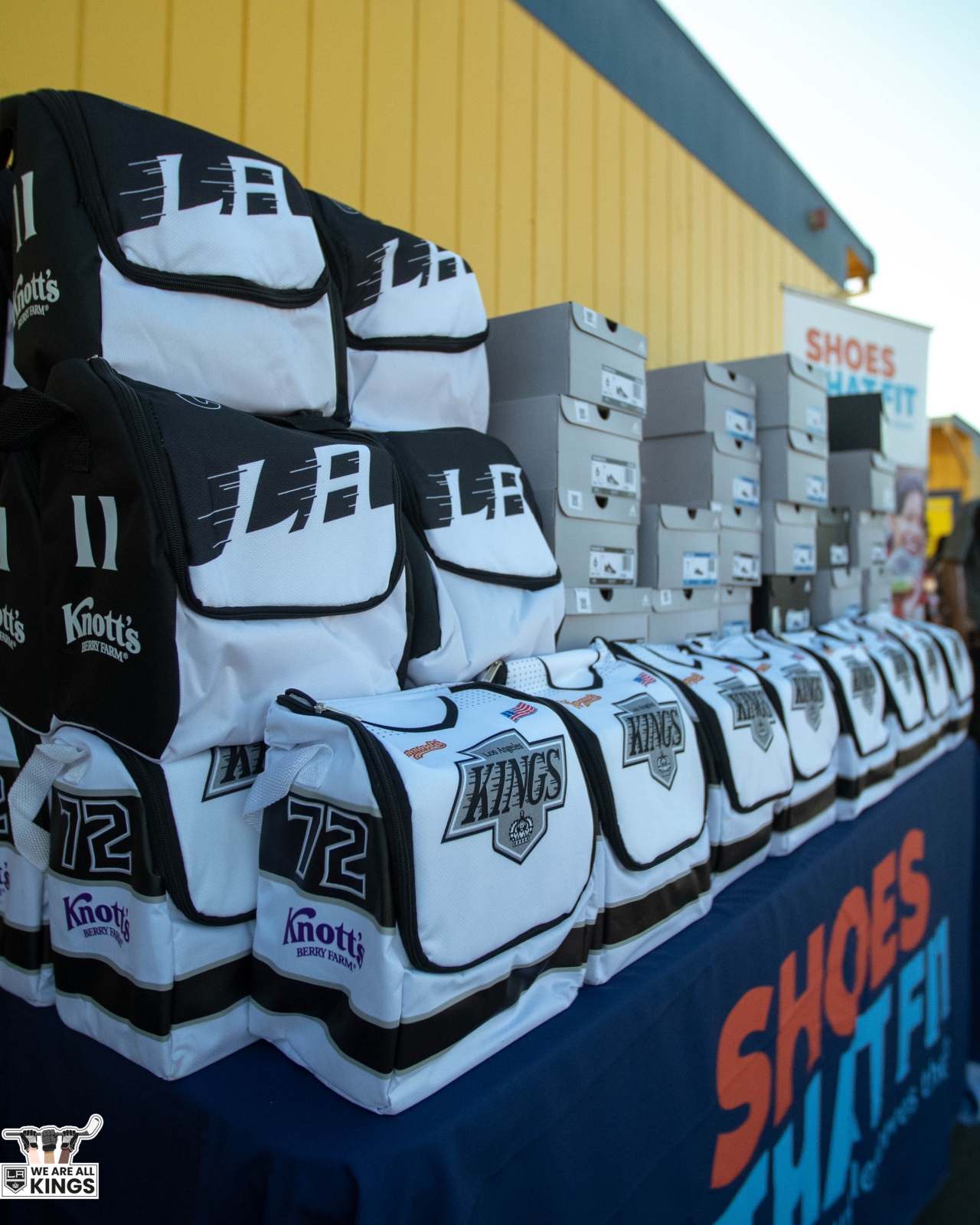 CSRWire - LA Kings Team Up With Shoes That Fit to Distribute 100 Pairs of  adidas Sneakers to Elementary School Students in Compton, Calif.