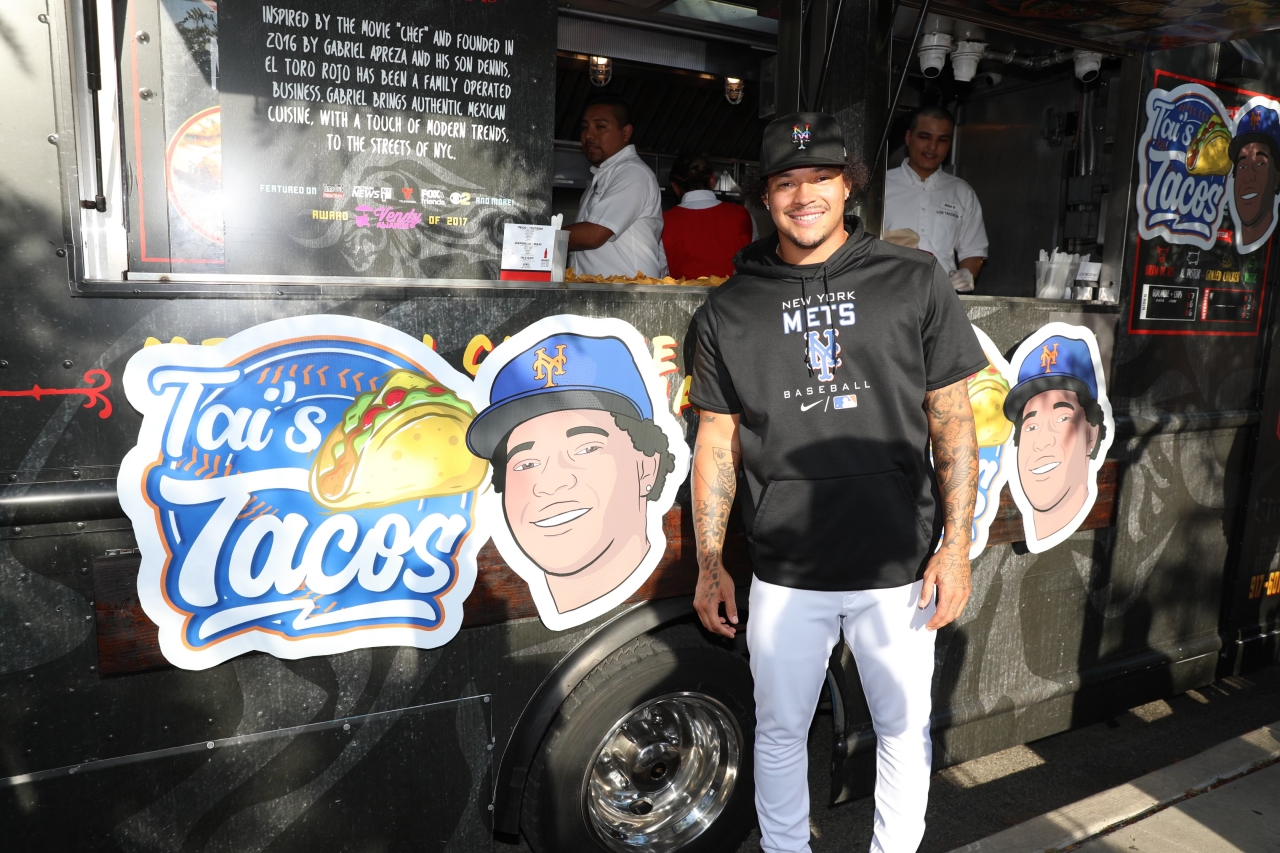 D-backs pitcher Taijuan Walker gave fans free tacos in the spring