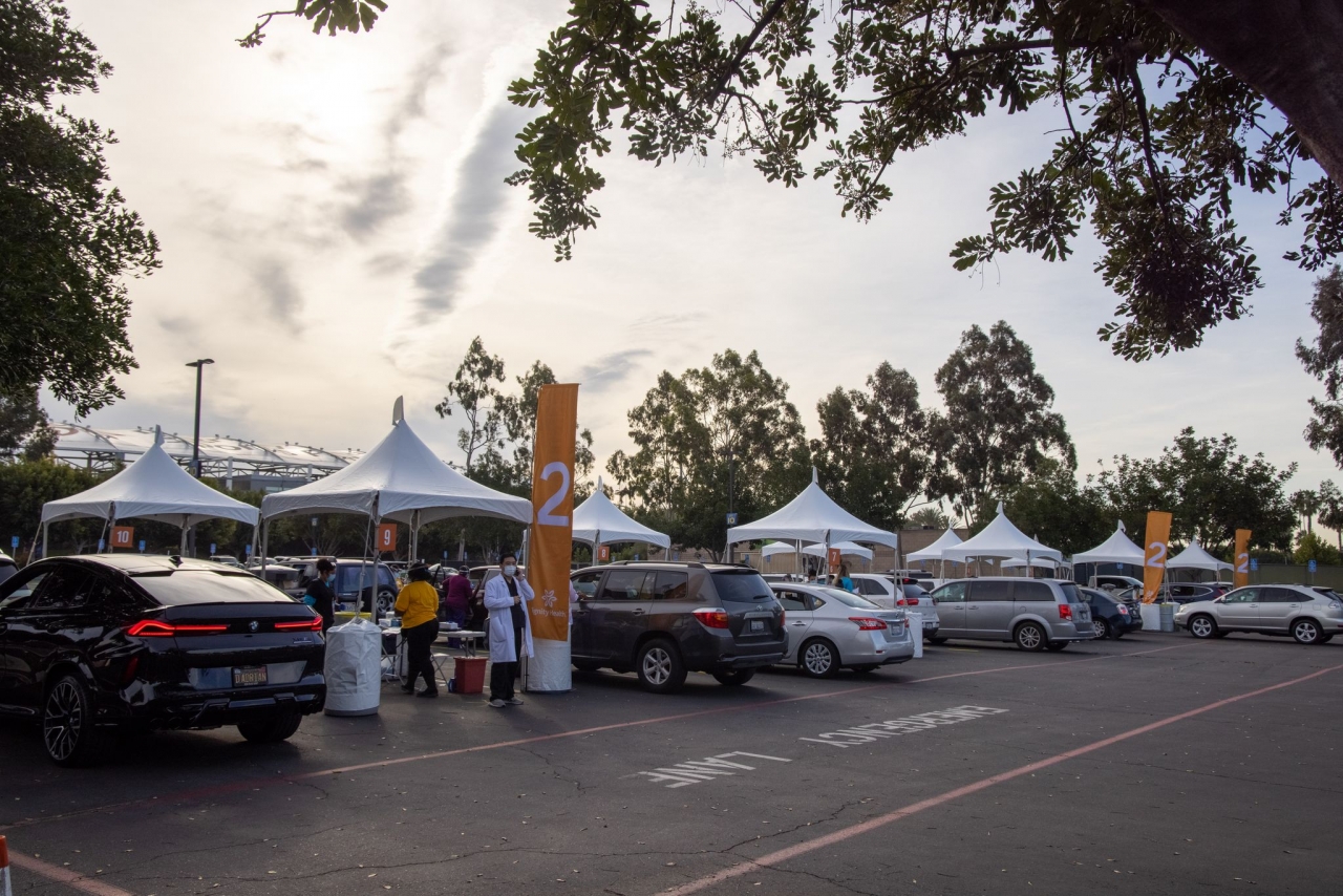 image of cars at vaccination site