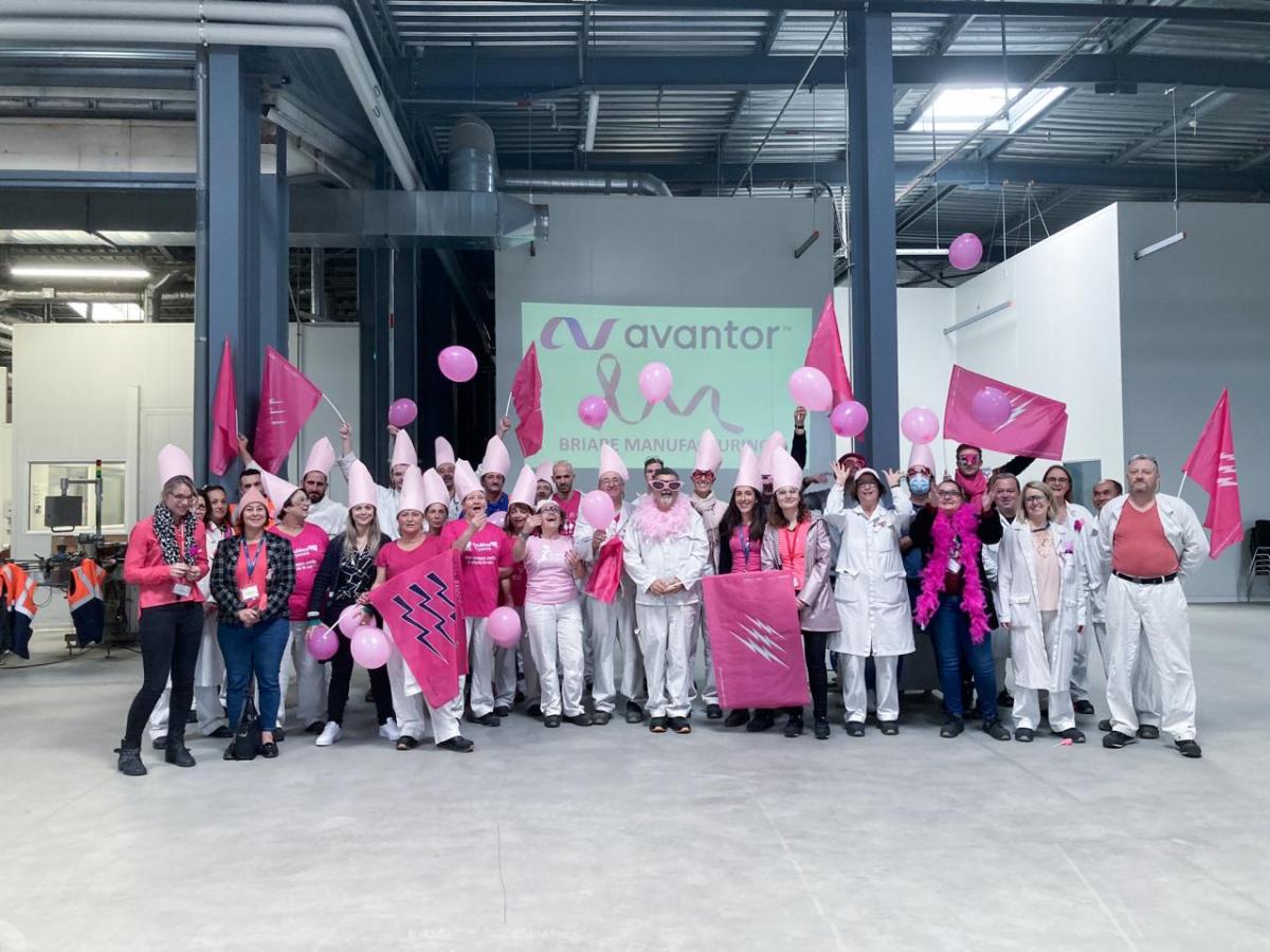 Avantor team members honoring Breast Cancer Awareness Month.