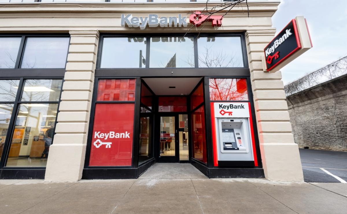 Exterior of downtown Erie, PA KeyBank branch.