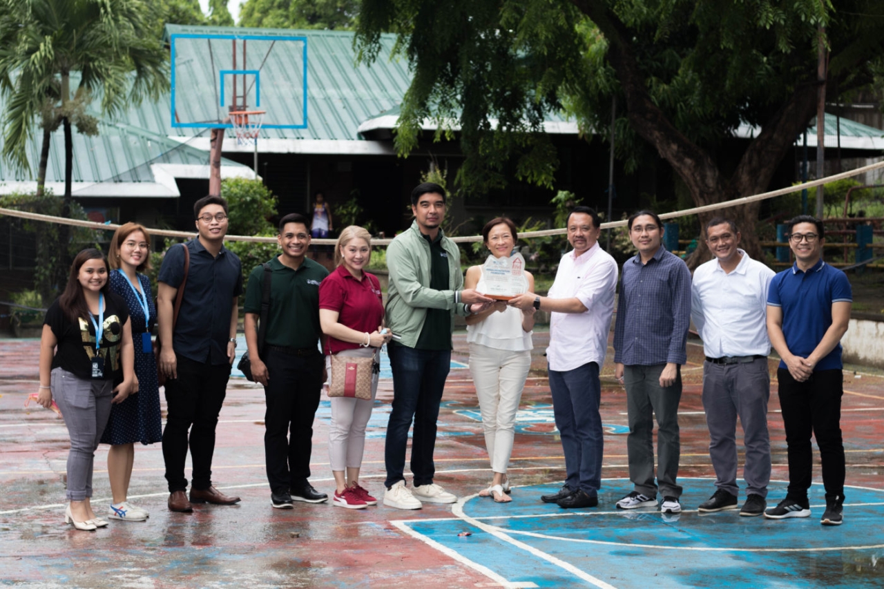 group receiving an award