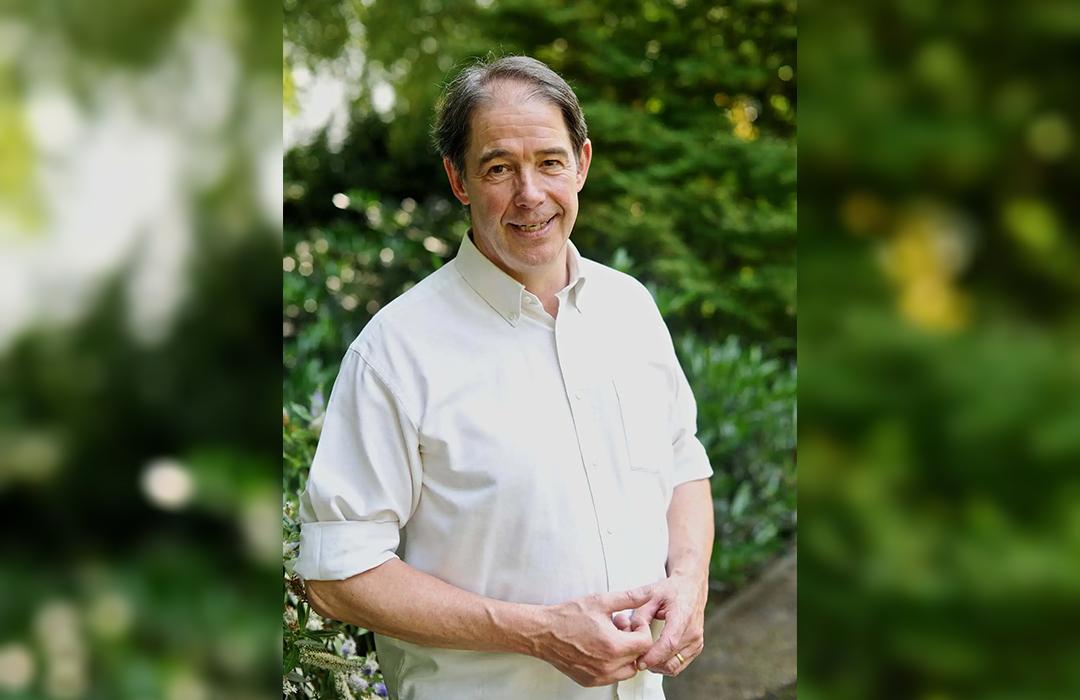 Headshot of Jonathon Porritt