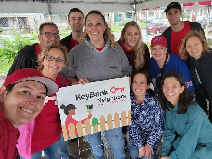 Annette Countryman and KeyBank volunteers