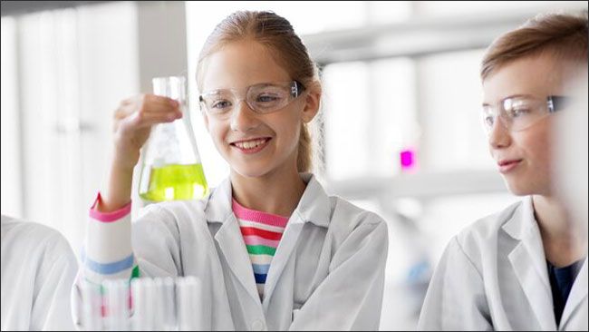 Kids working in a lab