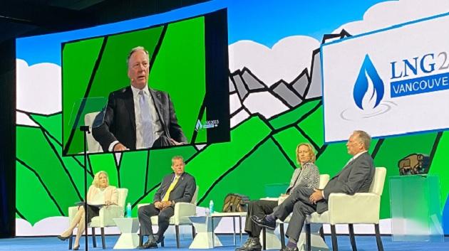 People sat on stage at the LNG2023 conference