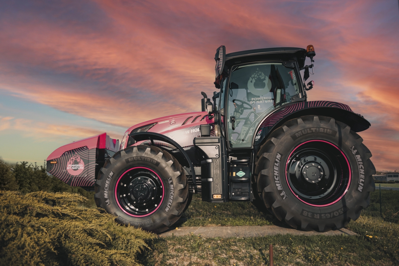 New Holland T6 Methane Powered Tractor