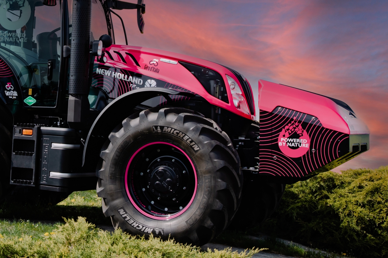 New Holland T6 Methane Powered Tractor