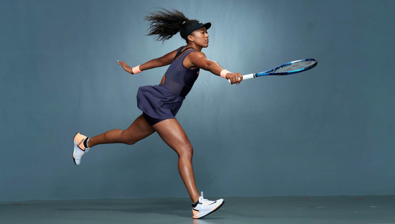 Naomi Osaka playing tennis