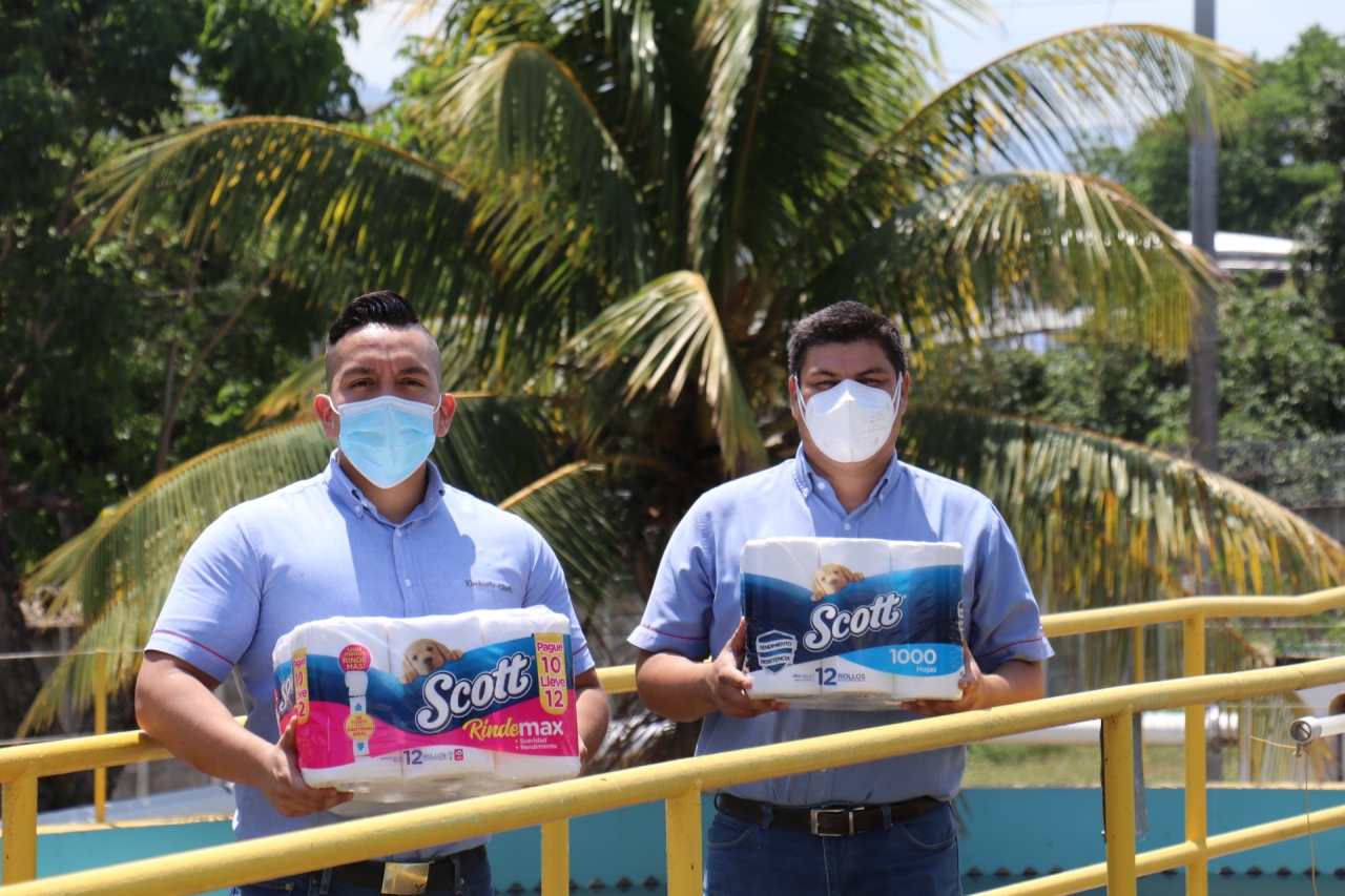 Kimberly-Clark cut its water usage by 68 percent since 2015 at its manufacturing facility in Sitio del Niño, El Salvador, and water savings at this facility are enough to fill more than 500 Olympic-size swimming pools.