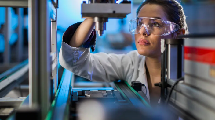 a young woman working in a lab