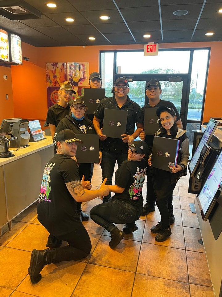 Taco Bell employees