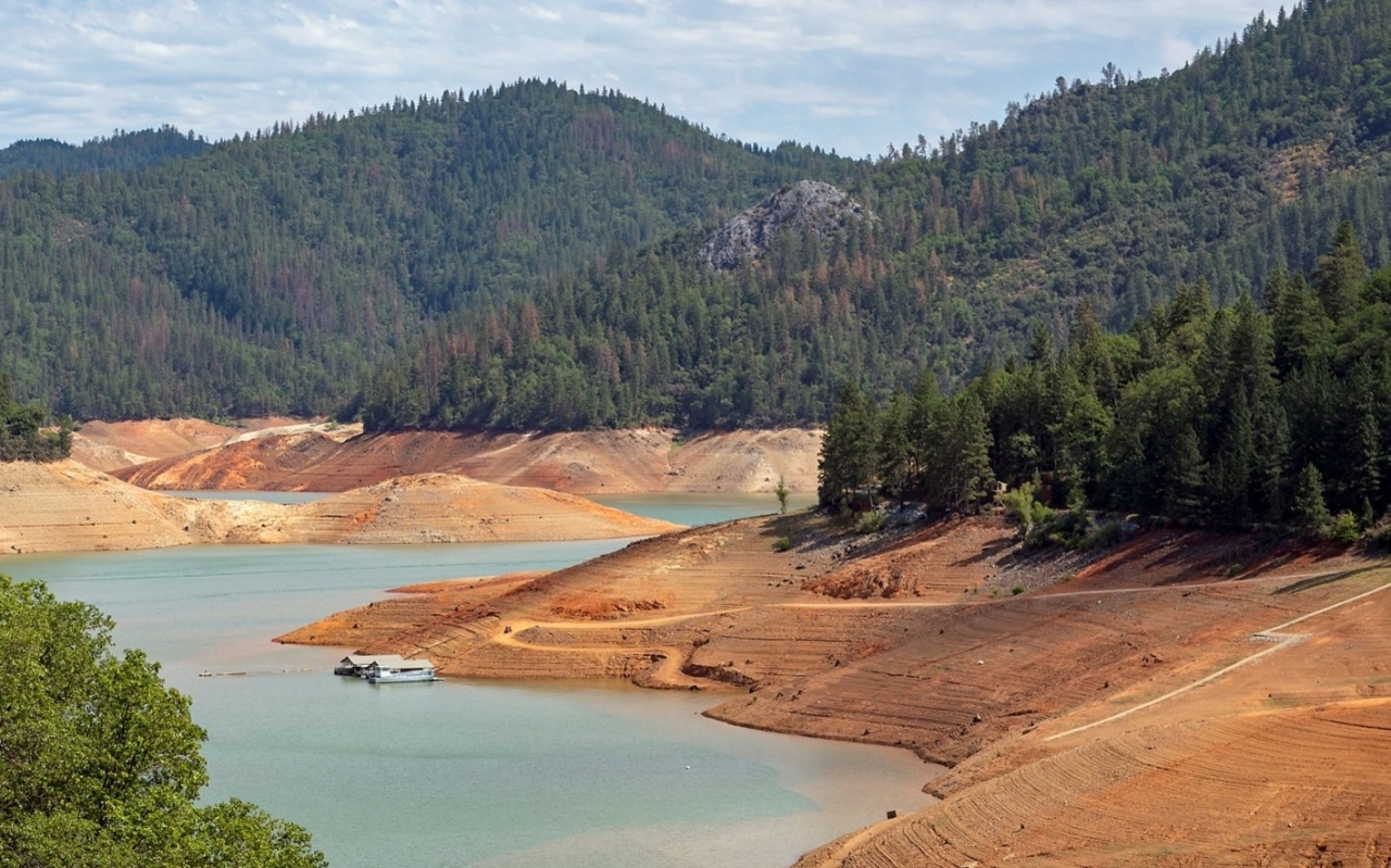 river shoreline within mountains