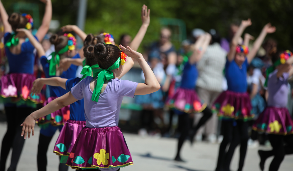 children dancing