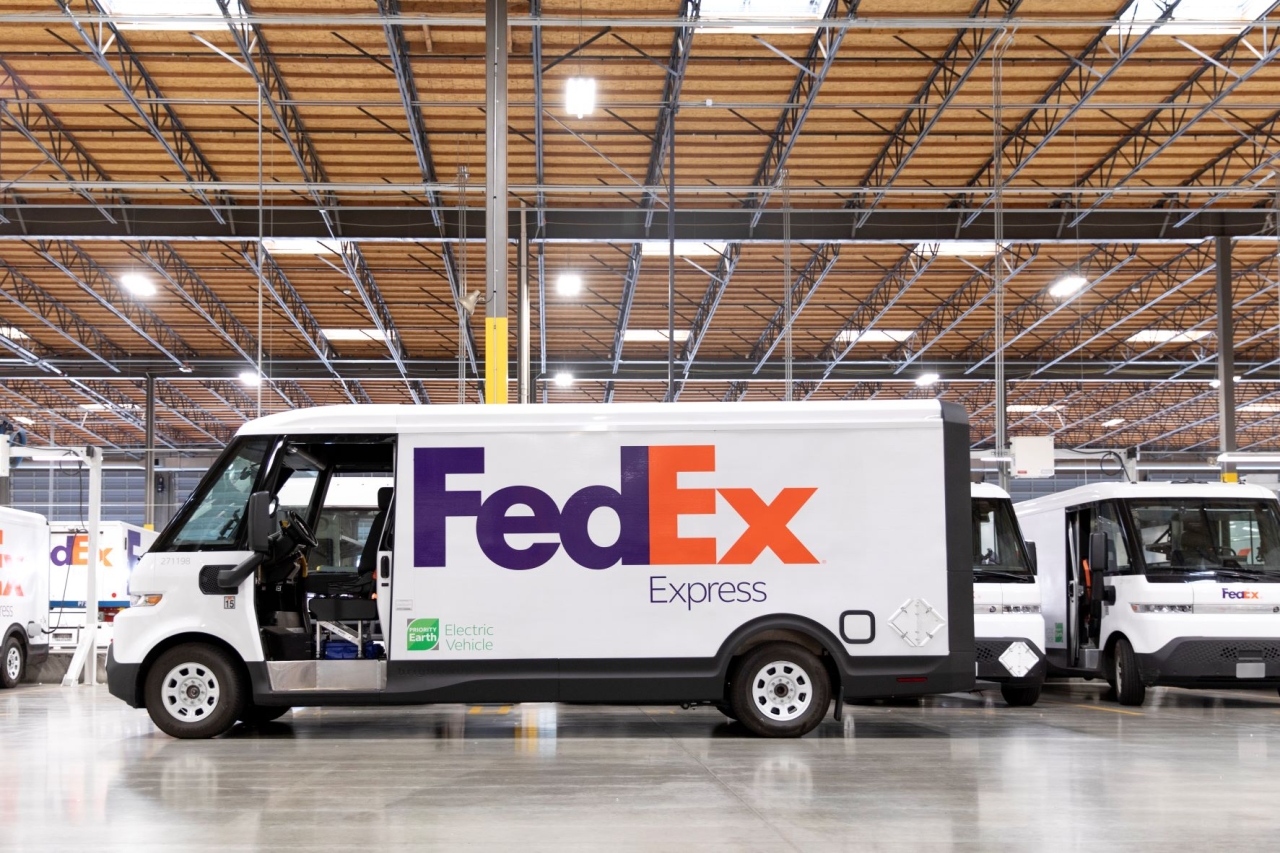 Side view of FedEx electric delivery vehicle