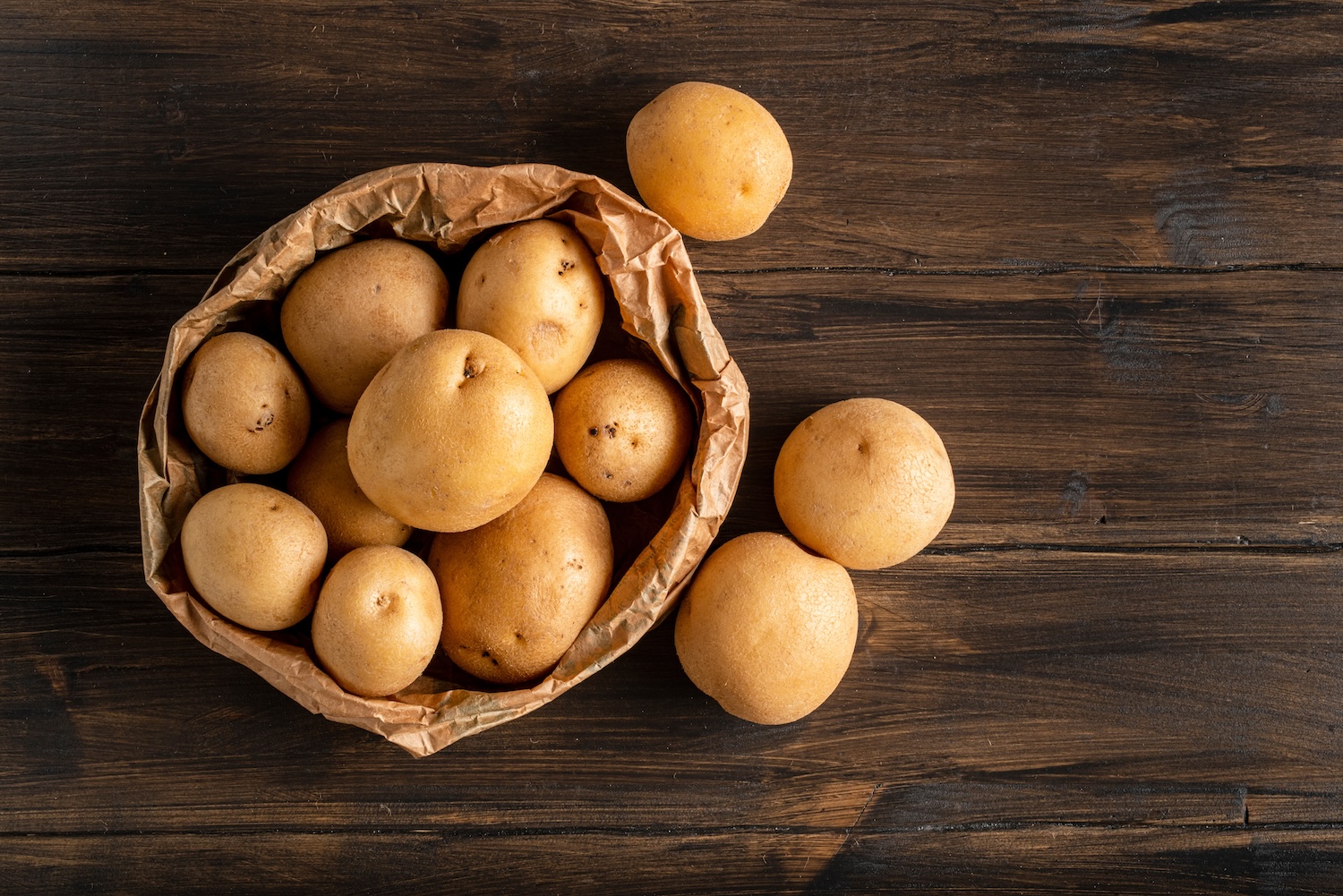 potatoes in a paper bag - how to store fruits and vegetables so it lasts longer