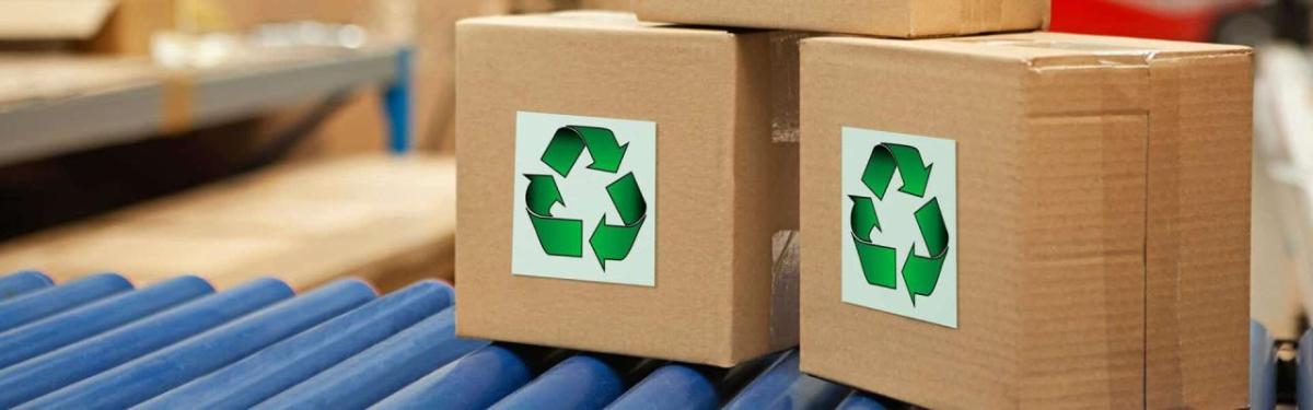 Boxes with recyle symbol on them 