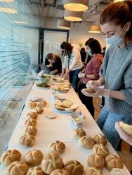 Boston Scientific employees in Poland make sandwiches for Ukrainian refugees