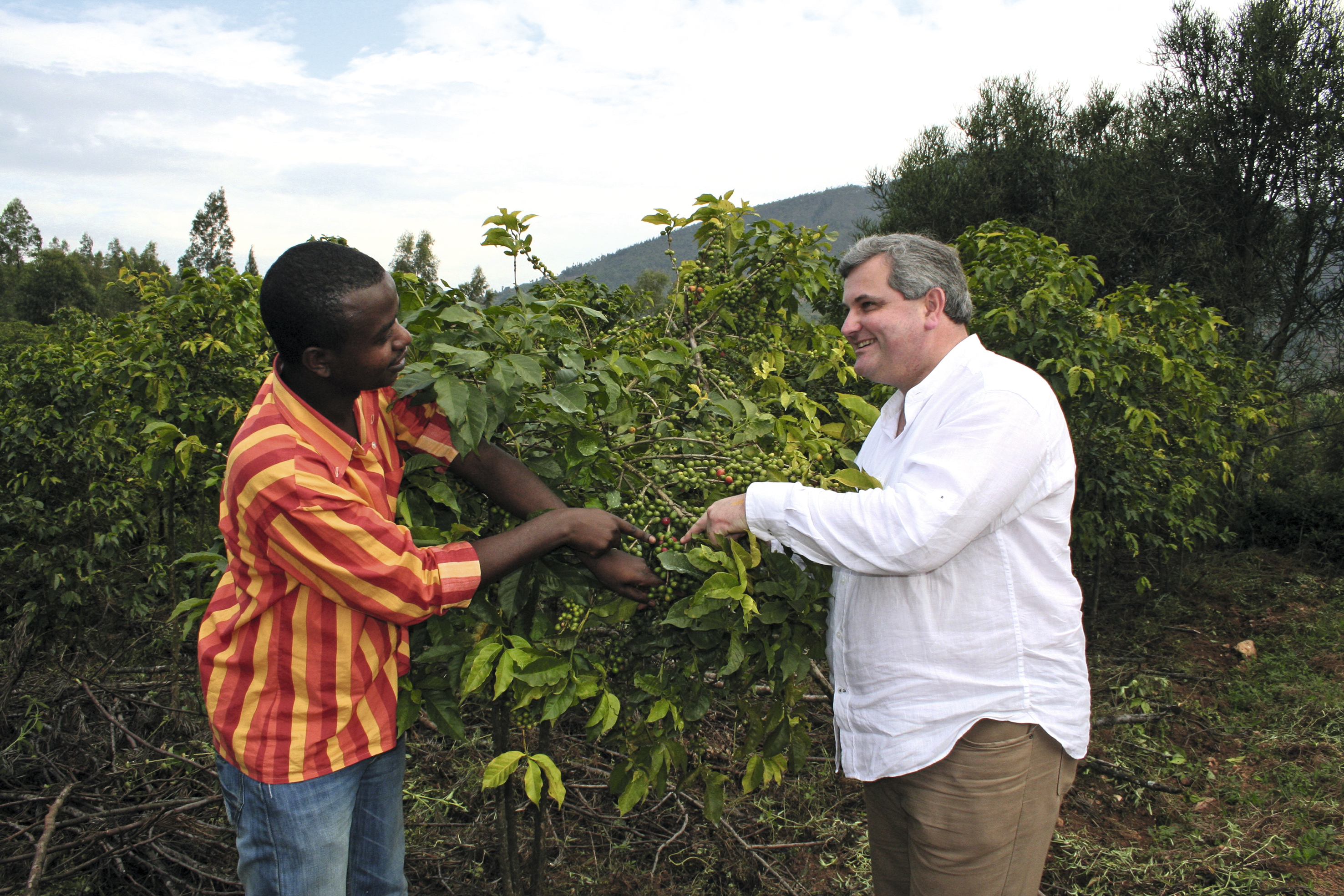 Pascal_Kalisa_Mark_Price_coffee_beans.jpg
