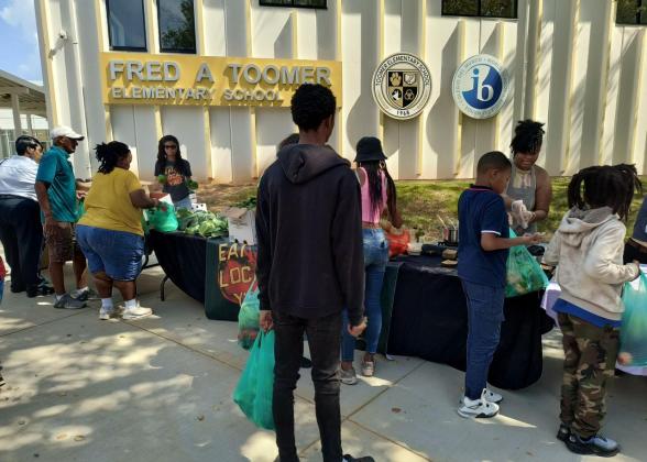 Free Produce Market at Toomer Elementary School
