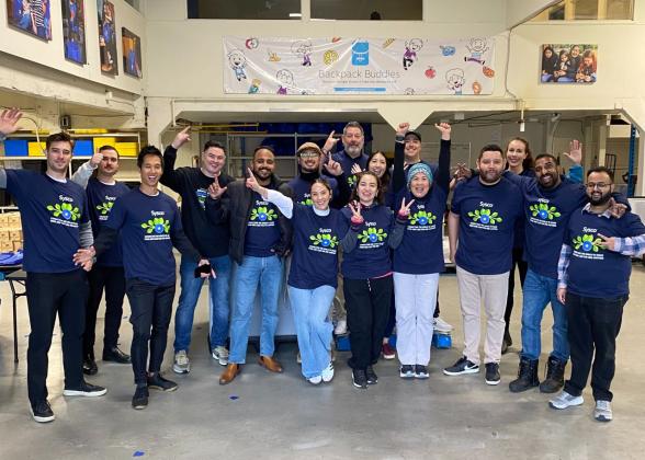 Group photo of Sysco volunteers