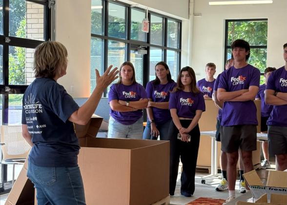 FedEx Cares volunteers
