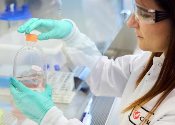 scientist working in a wet lab