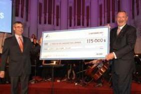 Alcan and the Club de Hockey Canadien Team up and Score $115,000 for the Montreal Canadiens Children's Foundation Image