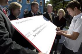 NASCAR Star Kasey Kahne Donates $500,000 to Ronald McDonald House of Charlotte Image.