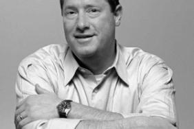 Marketing Strategist David Meerman Scott Assisting USA Cares Program Image.