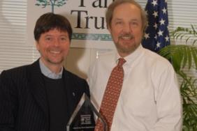 National Park Trust Presents Renowned Director, Ken Burns, with the 'American Park Experience' Award Image.