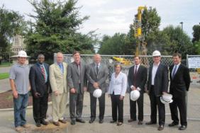 U.S. Congresswoman Schakowsky Holds Renewable Energy and Jobs Mini-Summit with Indie Energy Image.