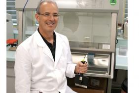 Dieter Lutticken Award Granted to Hans-Peter Ottiger for Alternative Purity Test for Avian Vaccines Image.