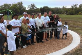 UnitedHealthcare Funds City of Arlington's New River Legacy Parks 'Play Trail'  Image.