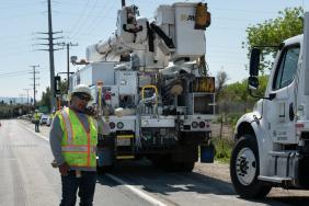 SCE Crews Insulate Power Lines to Prepare for Active Wildfire Season Image