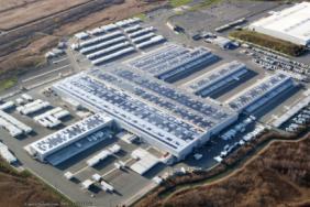 FedEx Ground, BP Solar Dedicate Rooftop Solar System Image.