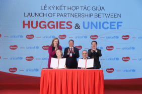 Kimberly-Clark and UNICEF Extend Huggies® ‘No Baby Unhugged’ Program to Vietnam Image.
