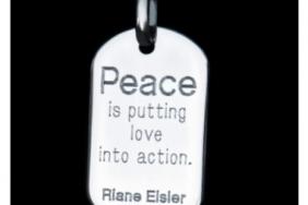 PeaceTags Announces 2009 Holiday "PeaceBaby" Necklace   Image.