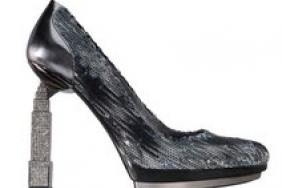 Geox partners with Dress for Success Toronto for charitable auction of statement shoe Image.