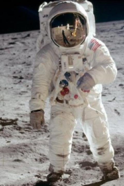 Aldrin_Apollo_11_crop.jpg