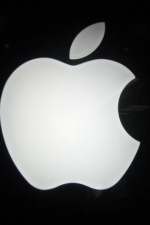 Apple_Paul-Downey.jpg