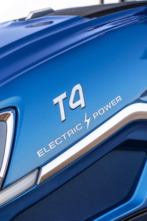New Holland T4 Electric Power Bonnet - electrification of agricultural equipment