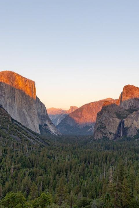 The Sierra Nevada Mountains in Yosemite National Park. 
